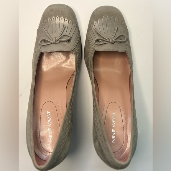 Nine West Grey Leather Suede Heels with Bow and Fringe - Picture 6 of 6